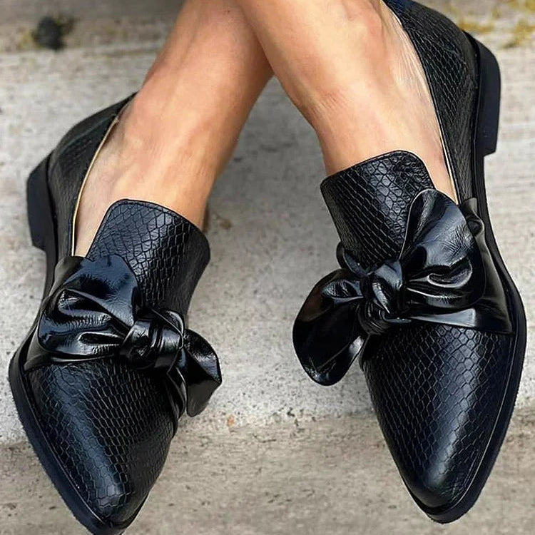 Kimberly Benn | Black Loafer With Shiny Bow