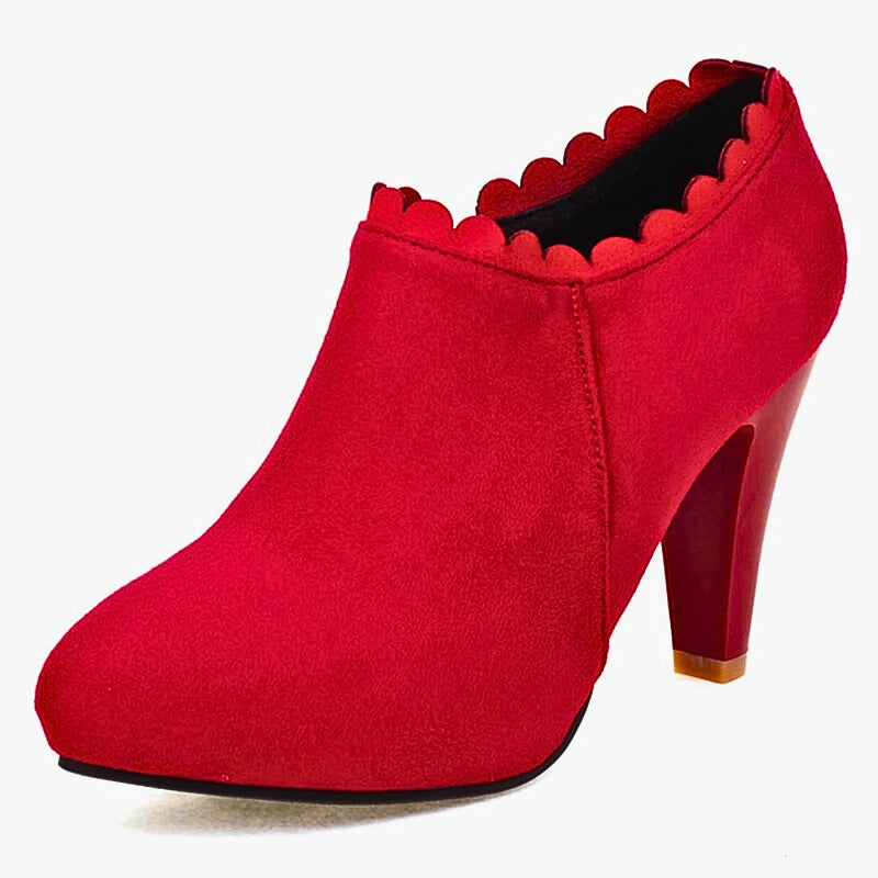 Kimberly Benn | Petal-Edge Heel