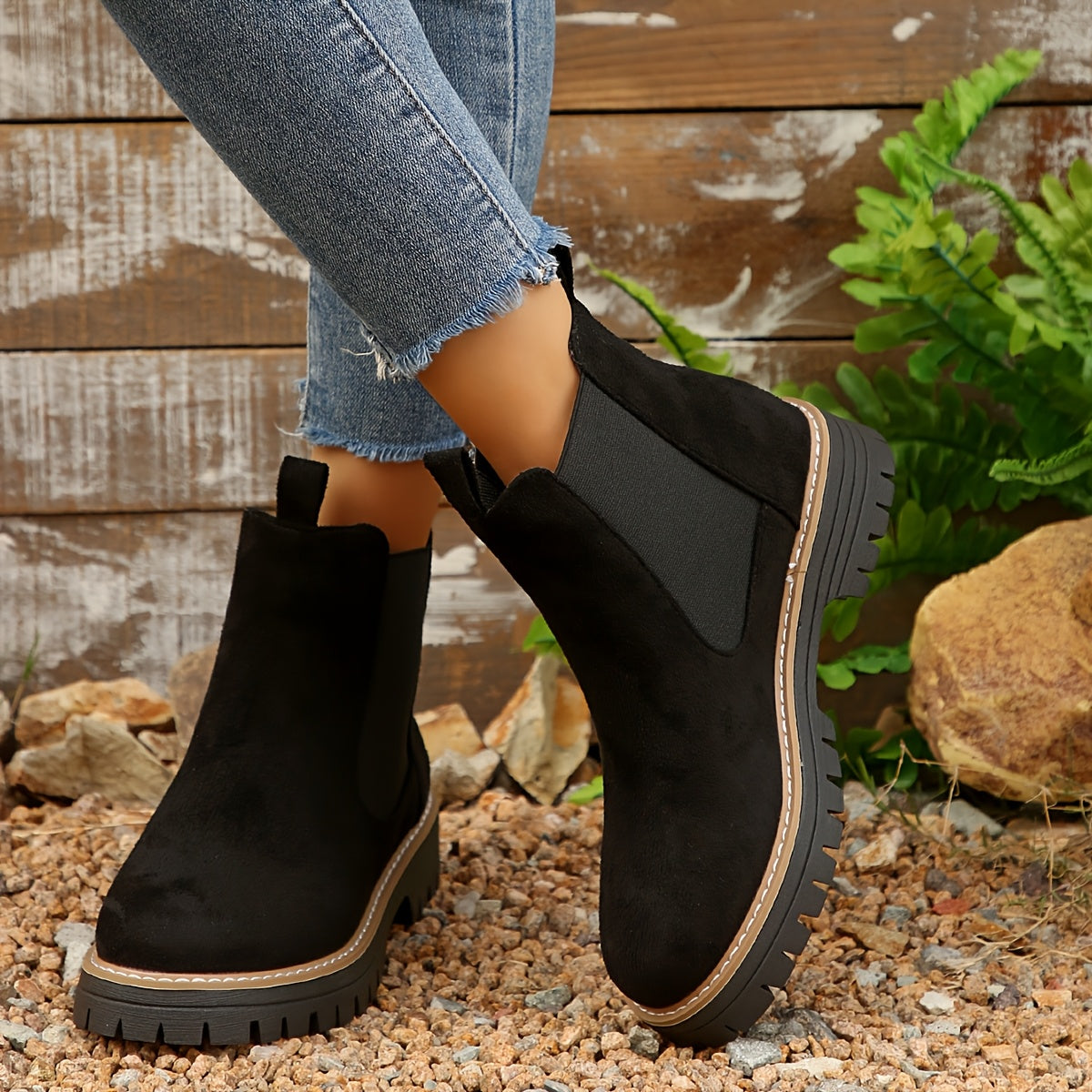 Kimberly Benn | Chelsea Boots In Black Leather