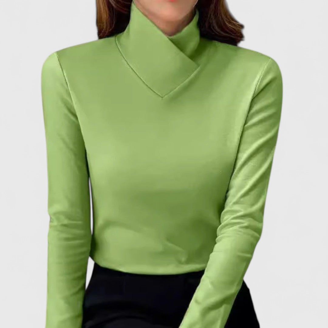 Kimberly Benn | Elegant Turtleneck Fit