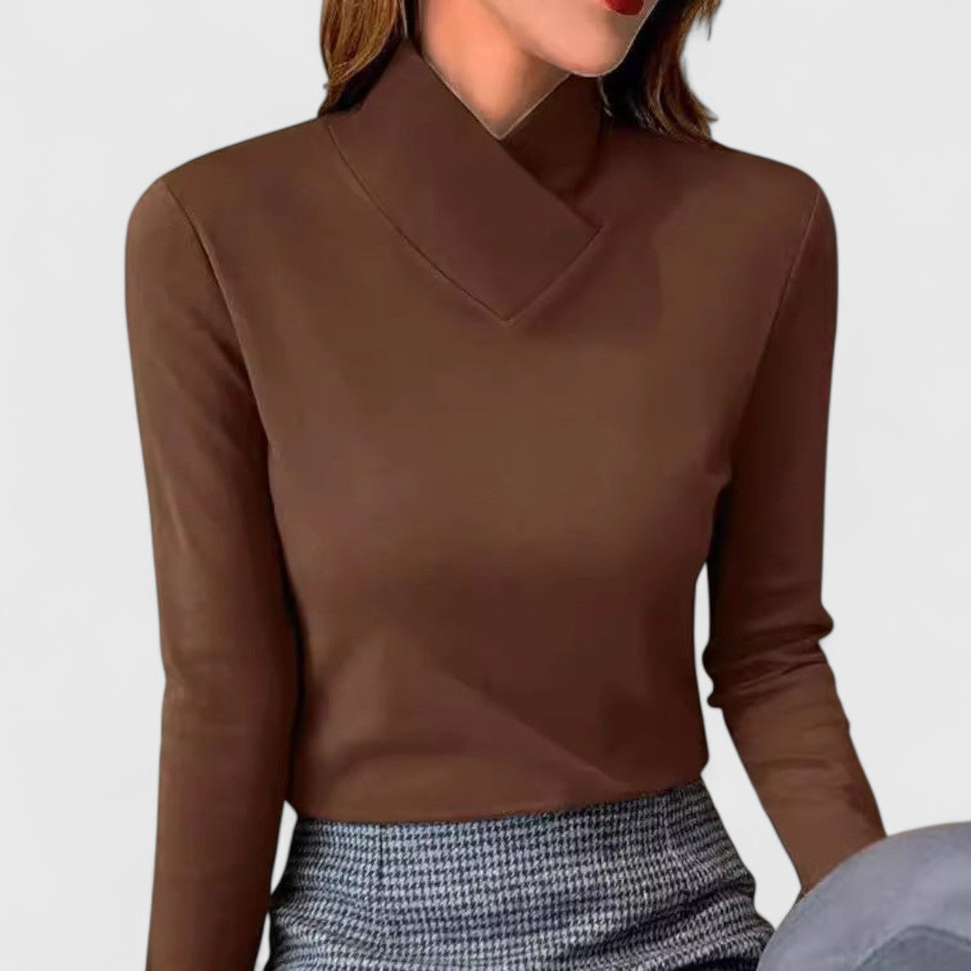 Kimberly Benn | Elegant Turtleneck Fit