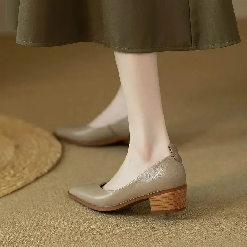 Kimberly Benn | Classic Pumps