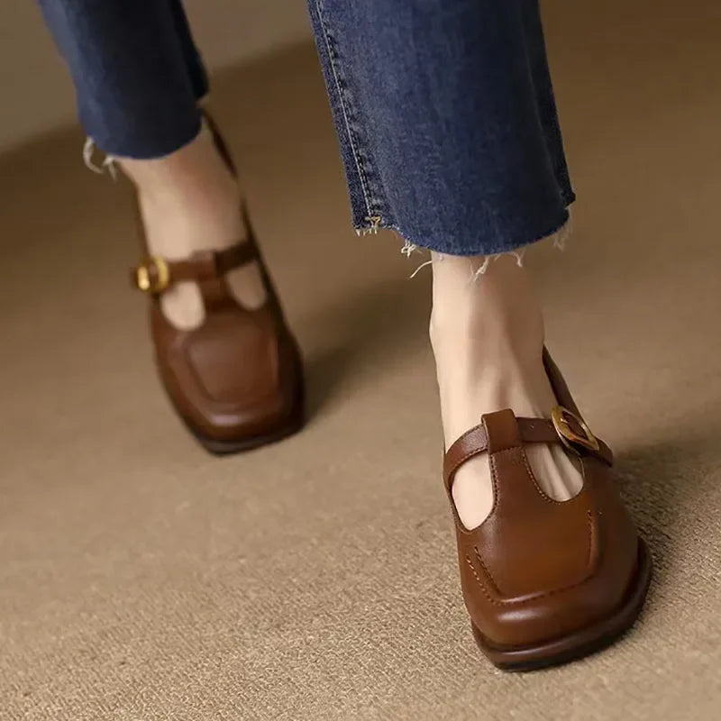 Kimberly Benn | T-Strap