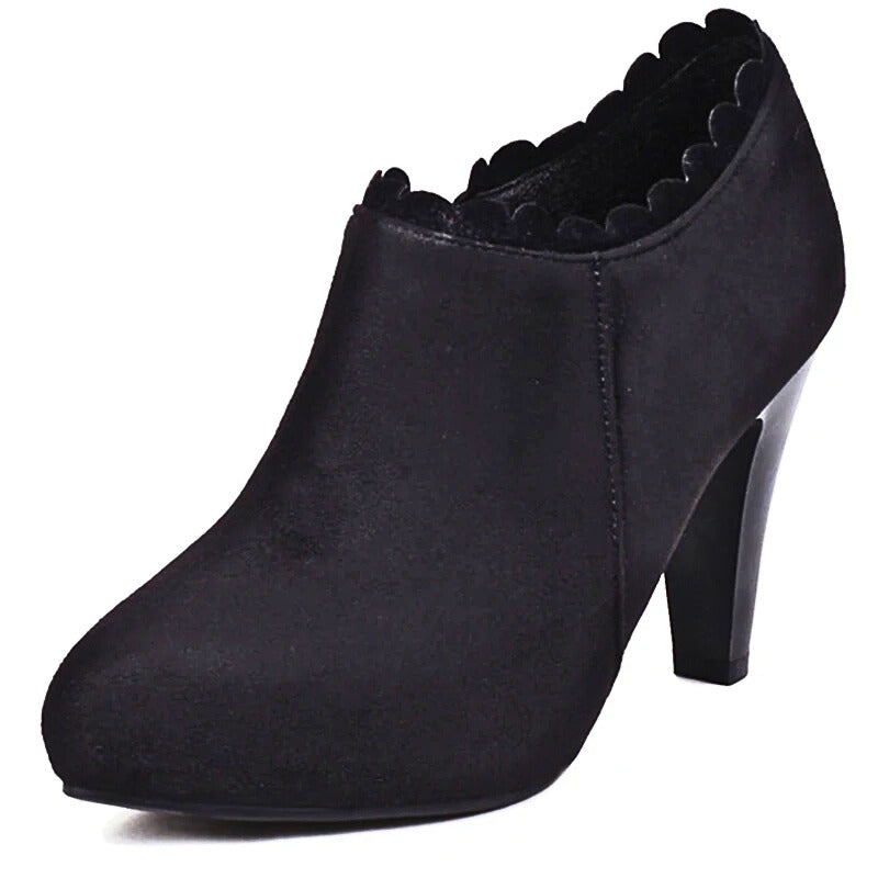 Kimberly Benn | Petal-Edge Heel