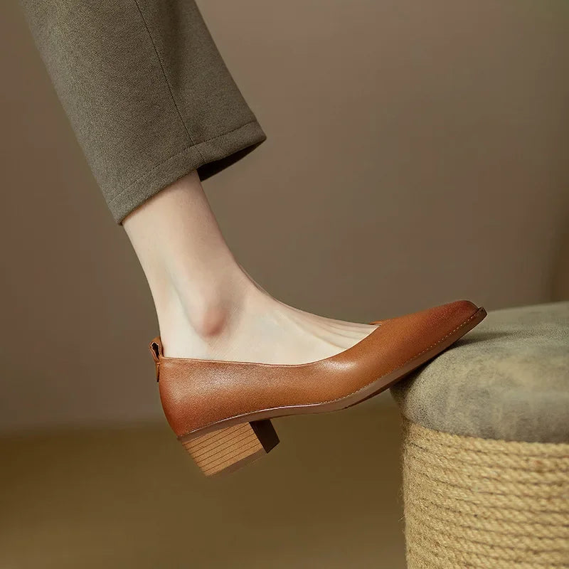 Kimberly Benn | Classic Pumps